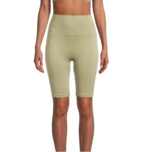 High Waisted Seamless Biker Shorts. Size S/M